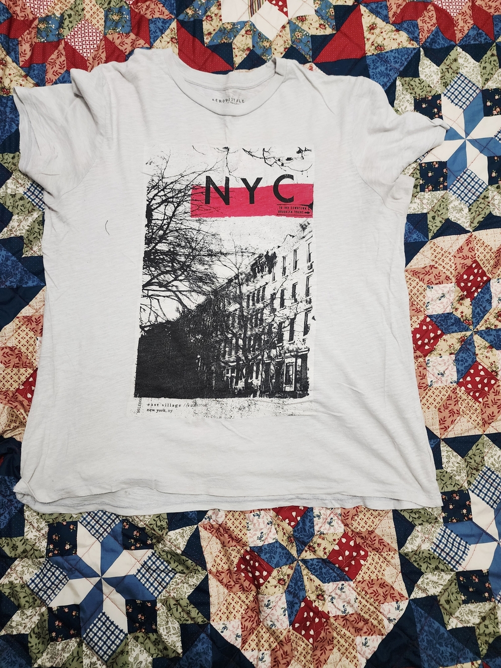 Aeropostale White NYC Graphic Crew Neck Tee with Red Accent